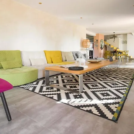 4 Bd In Villa Hyeres