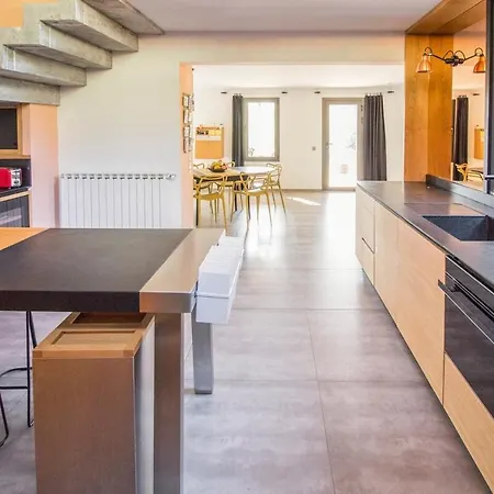 4 Bd In * Hyeres