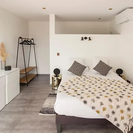 4 Bd In * Hyeres